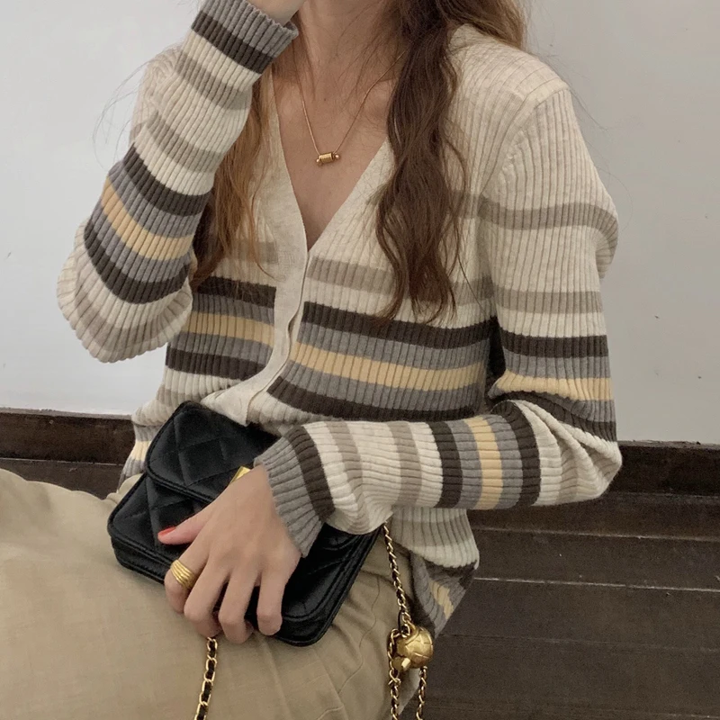 

Striped Spring Knitted T-Shirts Women V-Neck Korean Elegant Single Breasted Shirts Tops Chic Autumn Cardigans Long Sleeve Z739