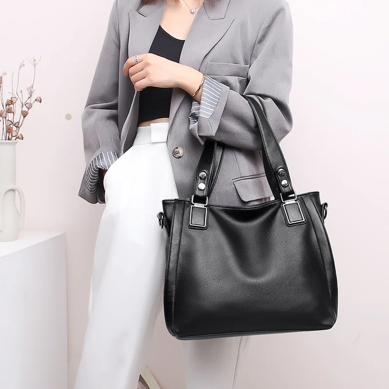 

Fashionable Oil Wax Skin Single Shoulder Bag Cheap High Quality Handbag Simple Women's Handbag XBA44-XBA47