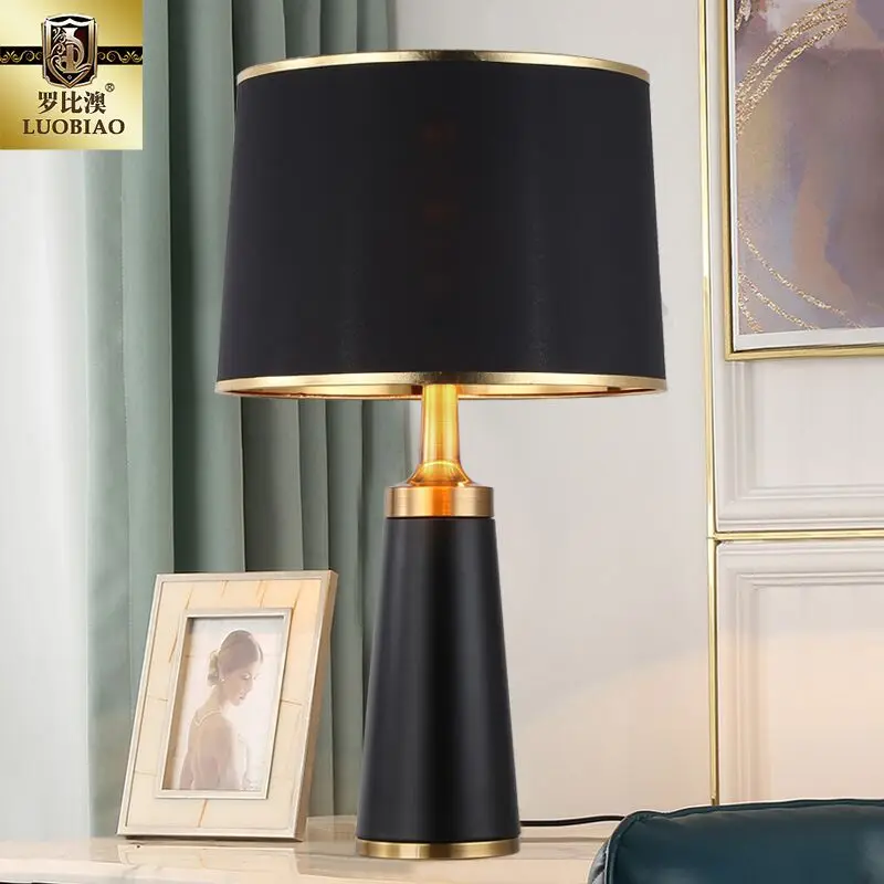 

Creative Golden Desk Lamp Black Living Room Retro Bedside Led Table Lamp Office Desks Lampade Da Tavolo Lamps for Living Room