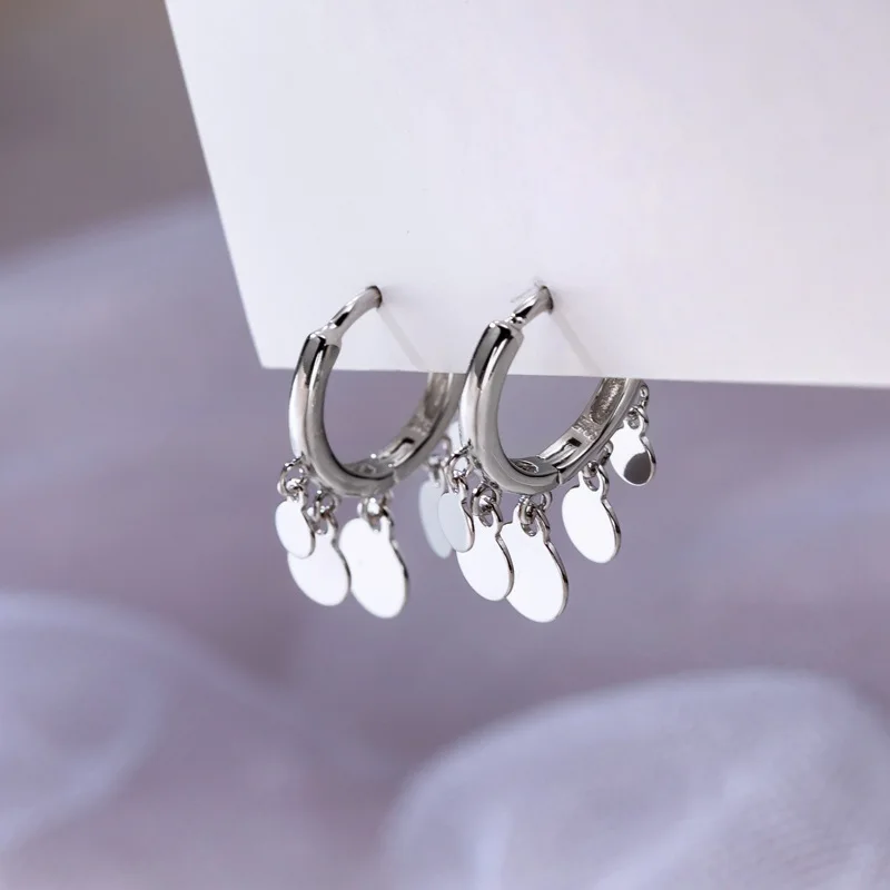 

New Fashion Simple Hoop Earrings Women with Small Sequins Charm Versatile Style Fancy Female Accessories Trendy Jewelry