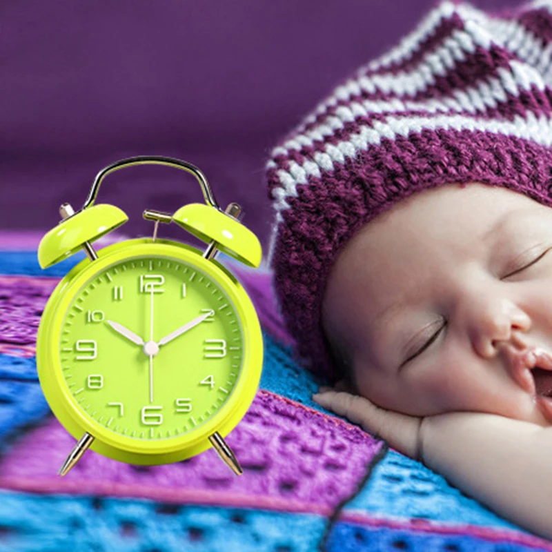 Горячая 4 дюймовый стерео цифровые часы будильник творческий классический немой студентов крик двойные