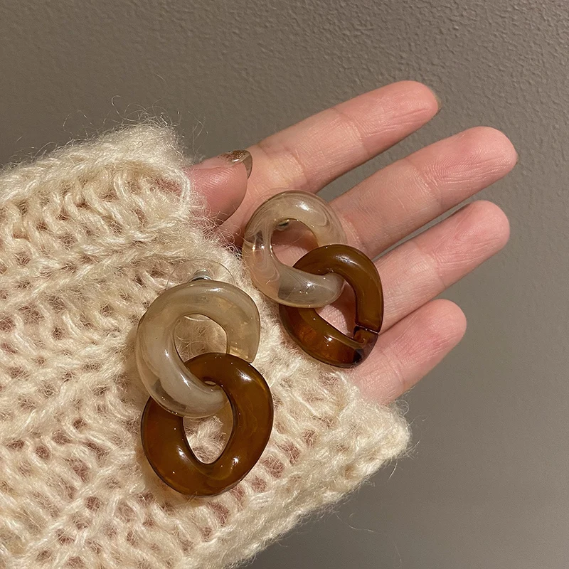 

Fashion Geometric Gradient Brown Acrylic Chain Earrings for Women Girl Party Winter Resin Statement Dangle Earring Jewelry 2020