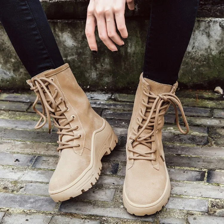 Весенне осенние кожаные ботинки martin модные женские на толстой подошве с кружевом