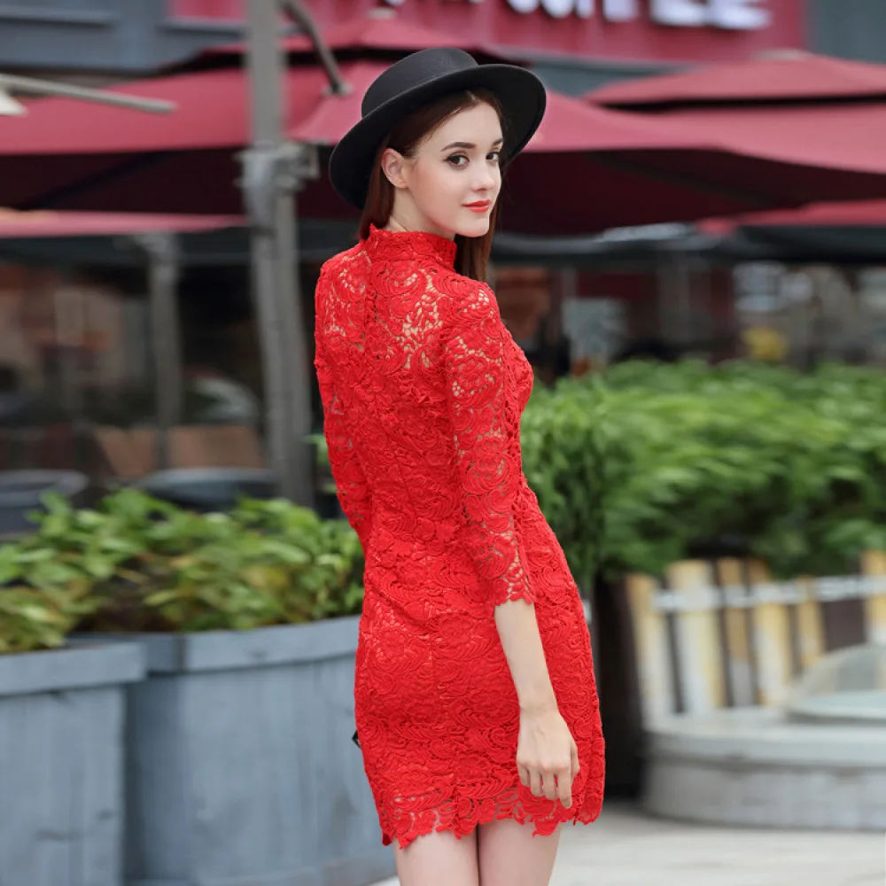 

Retro Hollow Lace Dress Bride Banquet Red Slim Fit Cheongsam 2020 Fashion Stand Collar Seven Point Sleeve Sexy Lace Short Dress