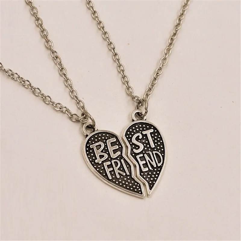 

A Girl' Best Friend Pendants Necklaces Share With Your Friends 2PCS Creative Style Friendship Broken Heart Parts Necklace