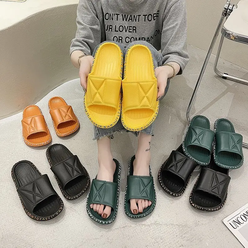 

Summer Men Slippers Beach Shoes Male Flip Flops Lightweight Fashion Lovers Couple Slippers Unisex Bathroom Slides TX299