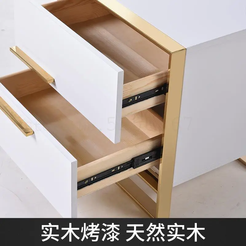 Прикроватный тумбочный светильник в стиле постмодерн роскошный металлический