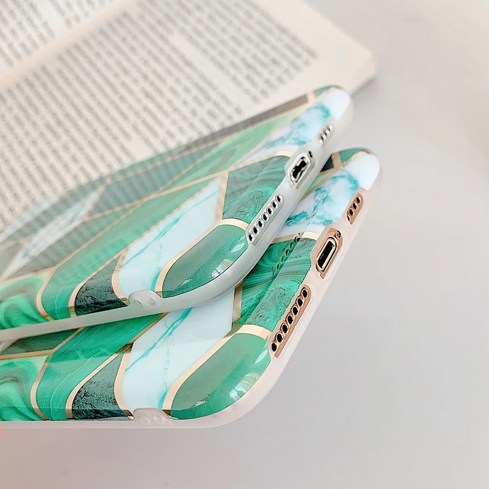 Зеленый геометрический чехол для телефона с мраморным кольцом и подставкой iPhone 11