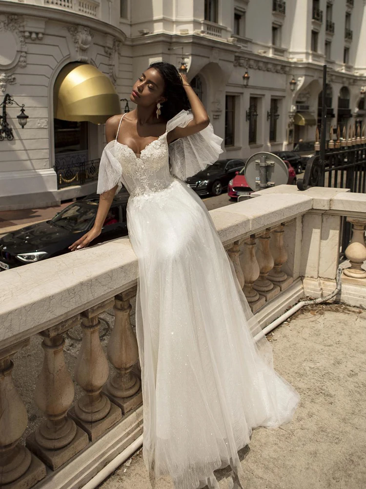 

MNGRL Simple Retro Wedding Dress V-neck White Lace Hand Drill 3D Flower Wedding Gown Backless Plus Size Tail Bridal Dresses