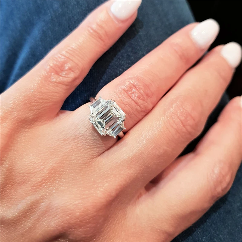 

RandH Luxuery 3.5 Carat 10*8mm Emerald Cut 2 Tapered Bagutte 14K White Gold Ring GRA EF Color Moissanite Engagement Women Ring