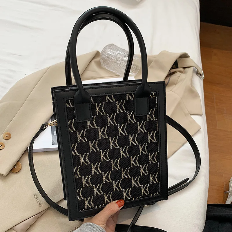 

The Autumn And Winter Niche Design 2021 New Tide Fashion Net Red Shoulder Crossbody Wild Handheld Small Square Women Bag