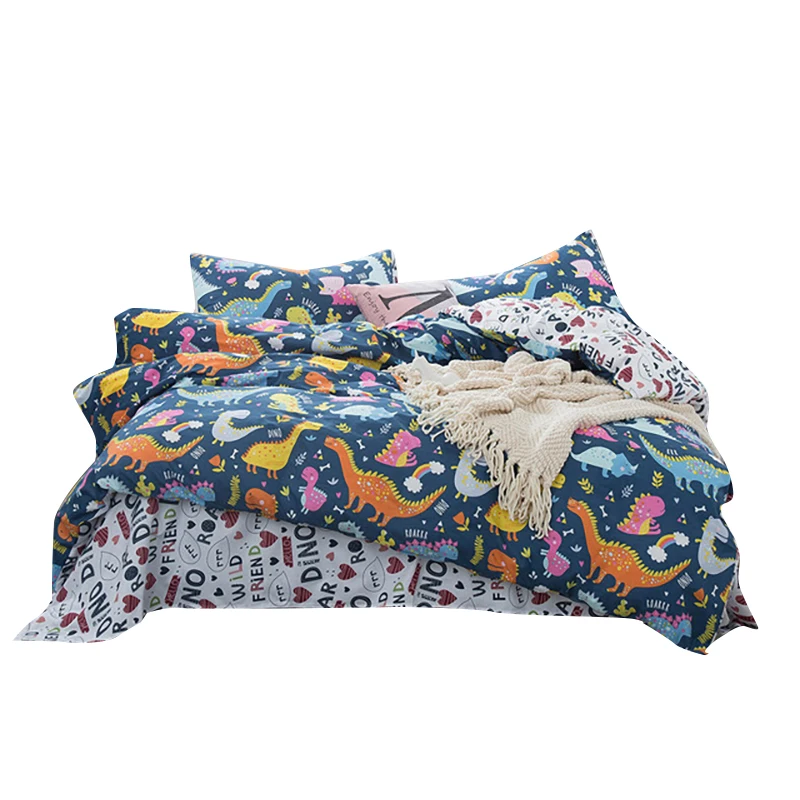 Детский комплект постельного белья из четырех предметов с рисунком мультфильма