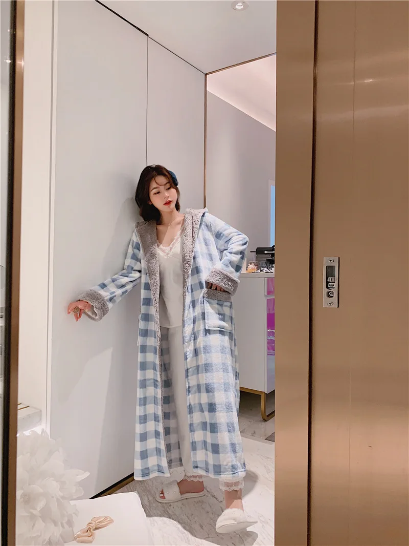 

Winter Flannel Robes for Women Long Sleeve Kimono Robe Lingerie Long Gown Plaid Blue Pink Long Sleeve Sleepwear Fit 40kg-100kg