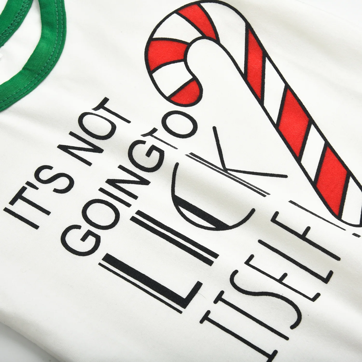 Зеленые рубашки с принтом + красные полосатые штаны одинаковые пижамы для всей