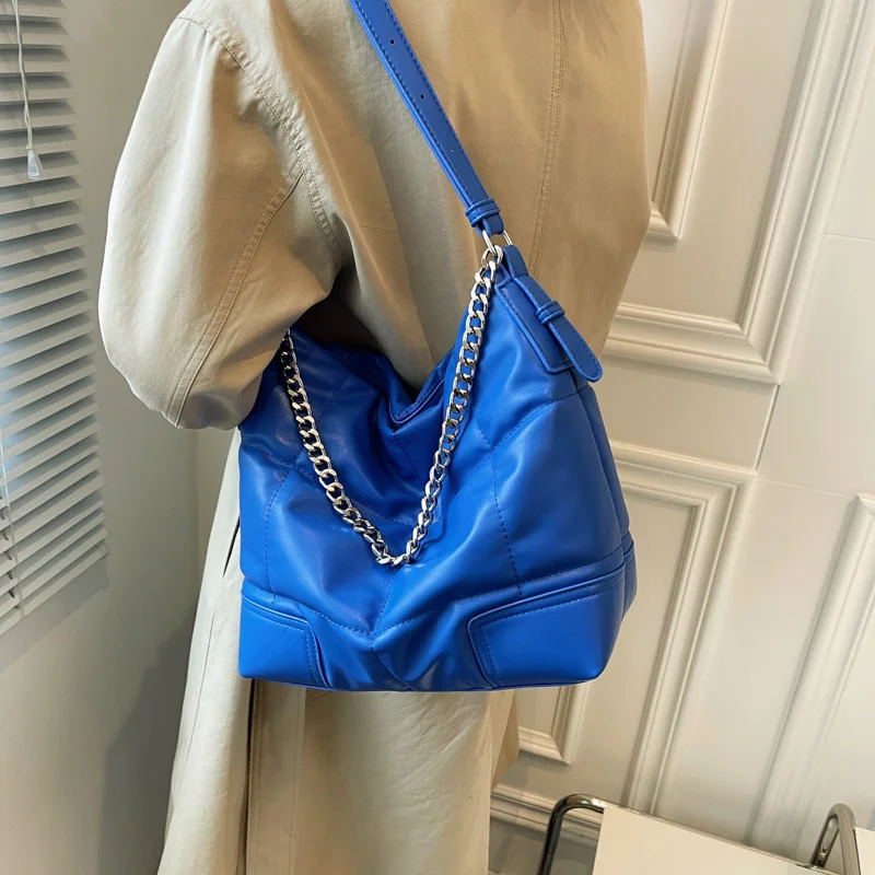 

2022 Luxury Brand Women Blue Green Quilted Big Totes Large Capacity Padded Handbags Designer Soft PU Leather Chain Shoulder Bags