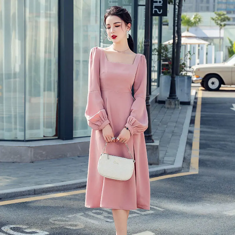 

Dress 2021 Spring New French Style Retro Square Collar Lantern Sleeve Temperament Slimming Slit Hepburn Wind Dress