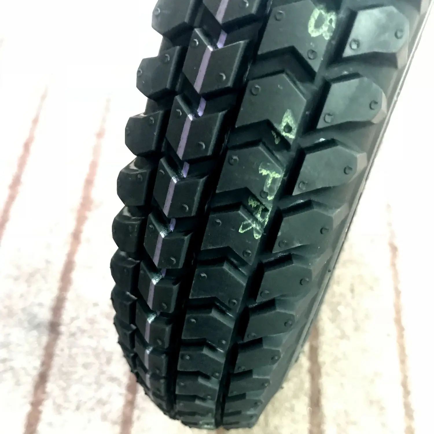 Пневматическая черная шина для инвалидной коляски CST Cheng Shin power 3 00 8 включает