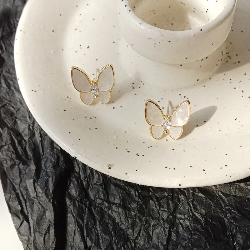 

Cute Butterfly Earrings Stud Resin Romantic Sweet Charm Jewelry Wholesale Wedding Gift For Women 2021 Trend Korean Accessories