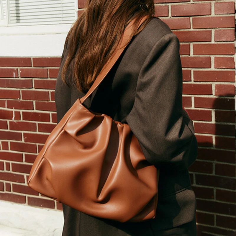 

Large Capacity Shoulder Bag 2020 Autumn And Winter Designer Handbags High Quality OL Commuter Underarm Bag Bolsa de hombro