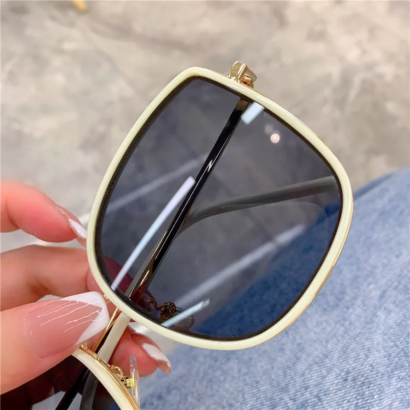 

2020 New Fashion Square White Black Sunglasses Retro Vintage Sun Glasses Oversize Shades Glasses UV400 for Women
