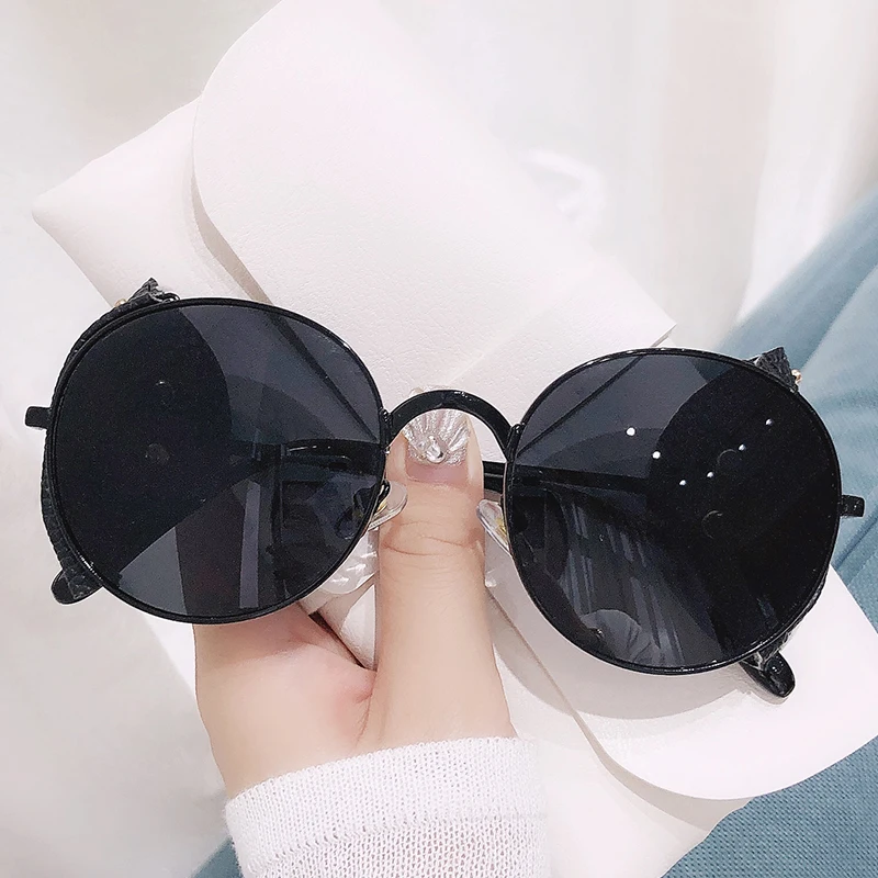 

Street Shooting Retro Personality Big Face Fashion Sunglasses Slim Sunglasses Women Calf Leather Glasses 50348