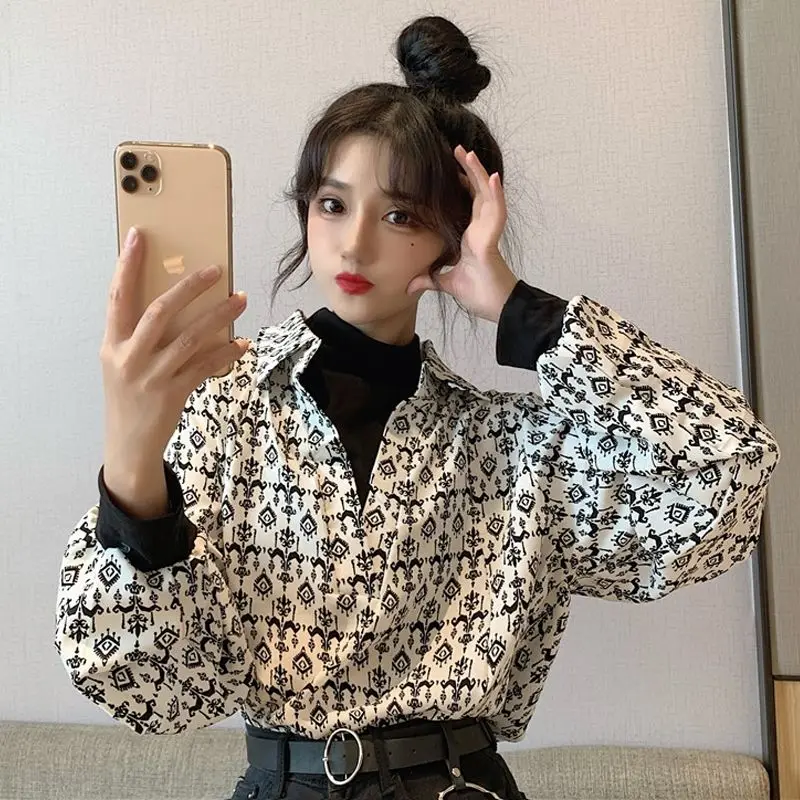 

False two long-sleeved top new loose shirt design joker han edition female students