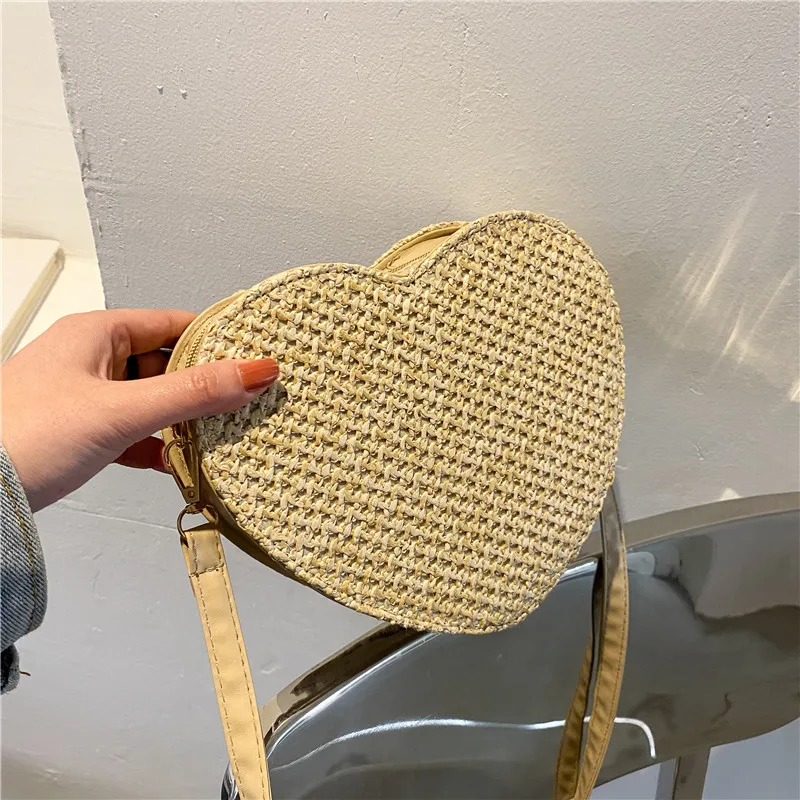

Fashion Summer Korean Casual Peach Heart Shoulder Messenger Bag for Women Retro Style Adjustable Shoulder Strap Braided Bags