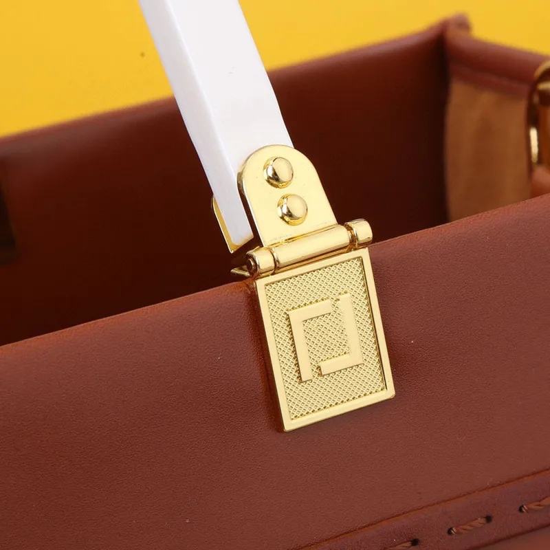 

Emily 2021 New Large Capacity Bag Fashion Retretro Alphabetic Ladies Bag Amber Double Handle Large Capacity Women's Shopping Bag