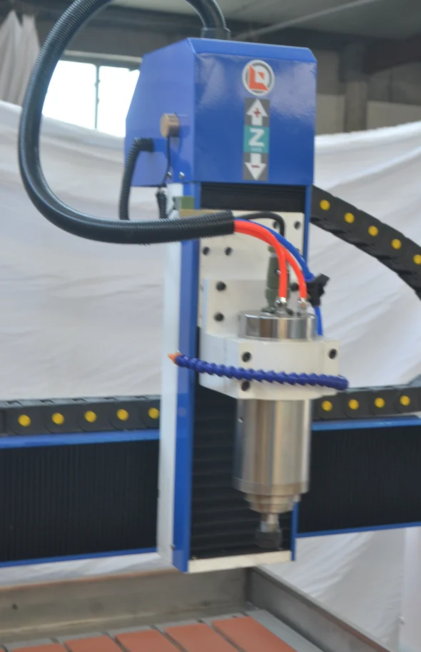 2.2kw шпиндель cnc маршрутизатор машина 6090/4 aixs 3d 1212 для продажи|Фрезы по дереву| |
