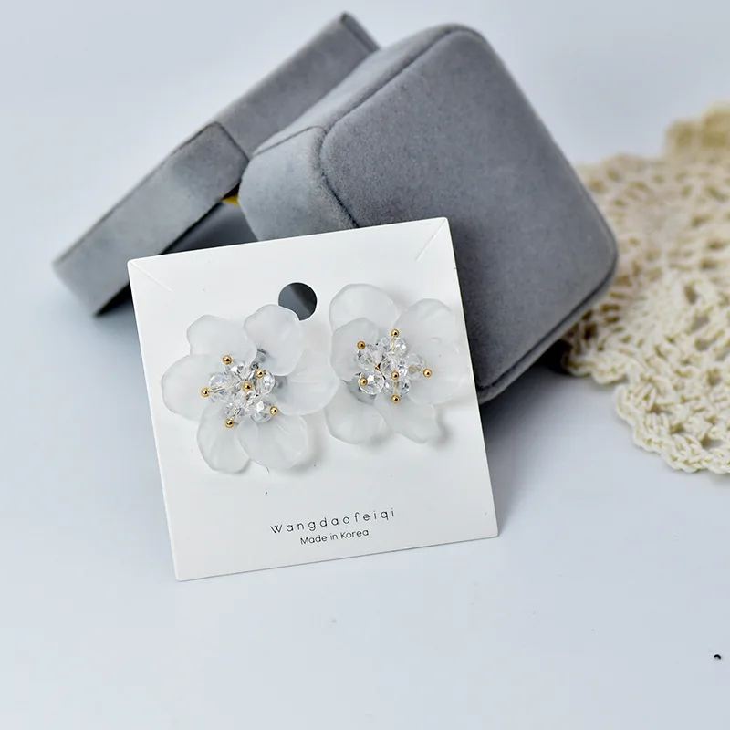 

Transparent Flower Clip On Earrings No Hole Ear Clips Acrylic White Flowers Earrings Without Piercing Women Earring A43