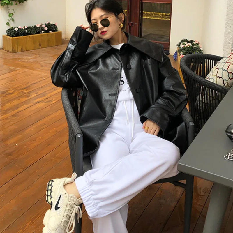 

[EAM] Black PU Leather Big Size Jacket New Peter Pan Collar Long Sleeve Women Coat Fashion Tide Spring Autumn 2021 1DD6452