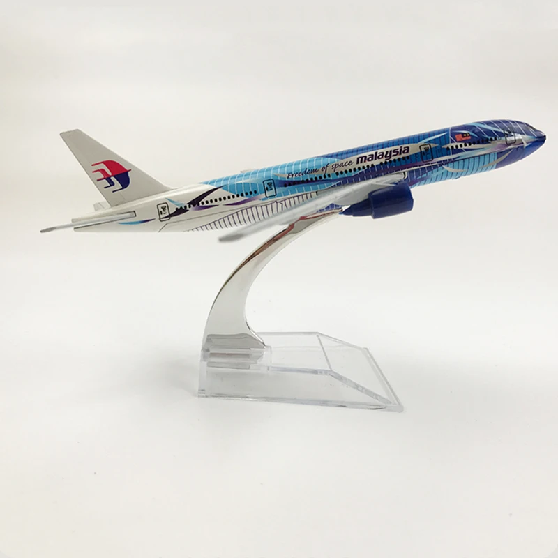 Модель самолета авиакомпании MAS B777 16 см в масштабе 1:400 из легированного металла |