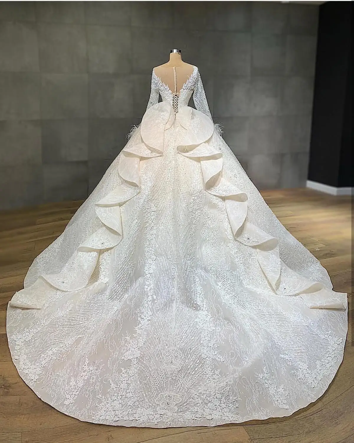 Vestidos De Novia Illusion Long Sleeve Ball Gown Wedding Dress Luxury Beading Appliques Wedding Gowns Ruffles Back Bride Dress