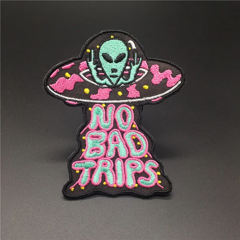 Модная нашивка, размер: 6,9x8 см, чужой в летающей тарелке, термонаклейка для одежды, рюкзаков, джинсов, курток, аппликация для рукоделия