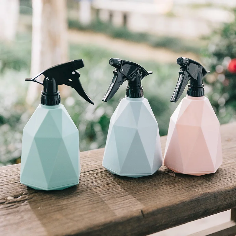 

600ml Geometric Design Empty Spray Bottle Plastic Watering The Flowers Water Spray for Salon Plants Sprayers Candy Color Hot