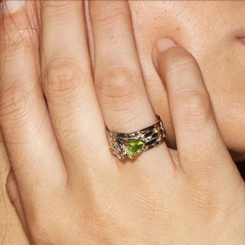 

Black Color Vine Twist Yellow Zirconia Temperamental Ring For Women LADIES Wedding Party Engagement Jewelry Accessories