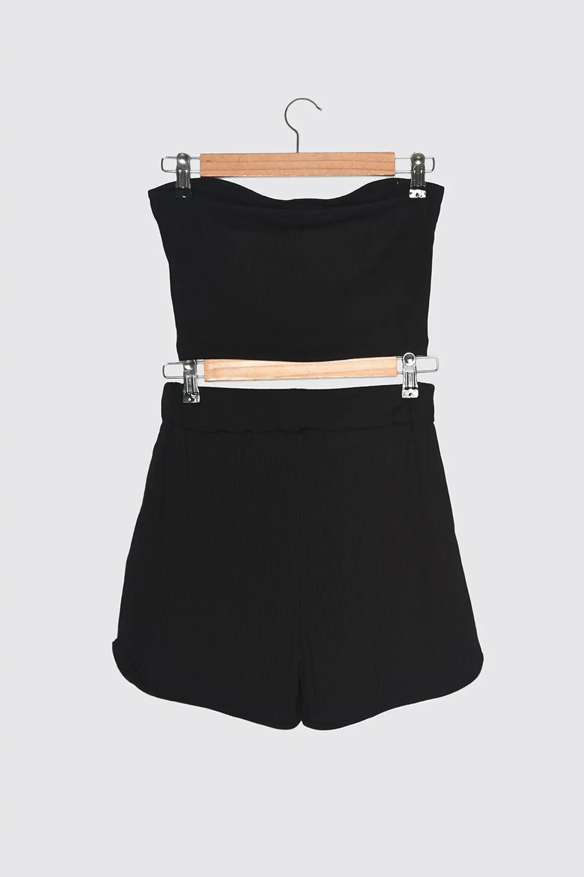

Trendyol Ribbed Bustier and Shorts Knitted Bottom-Top Suit TWOSS21AU0083