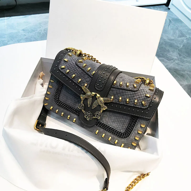 

Velvet Swallow Bag Female 2021 Elegant Chain Bag Rivet Single Shoulder Messenger Small Square Bag Pink Onhand Purse Bags Bolsos
