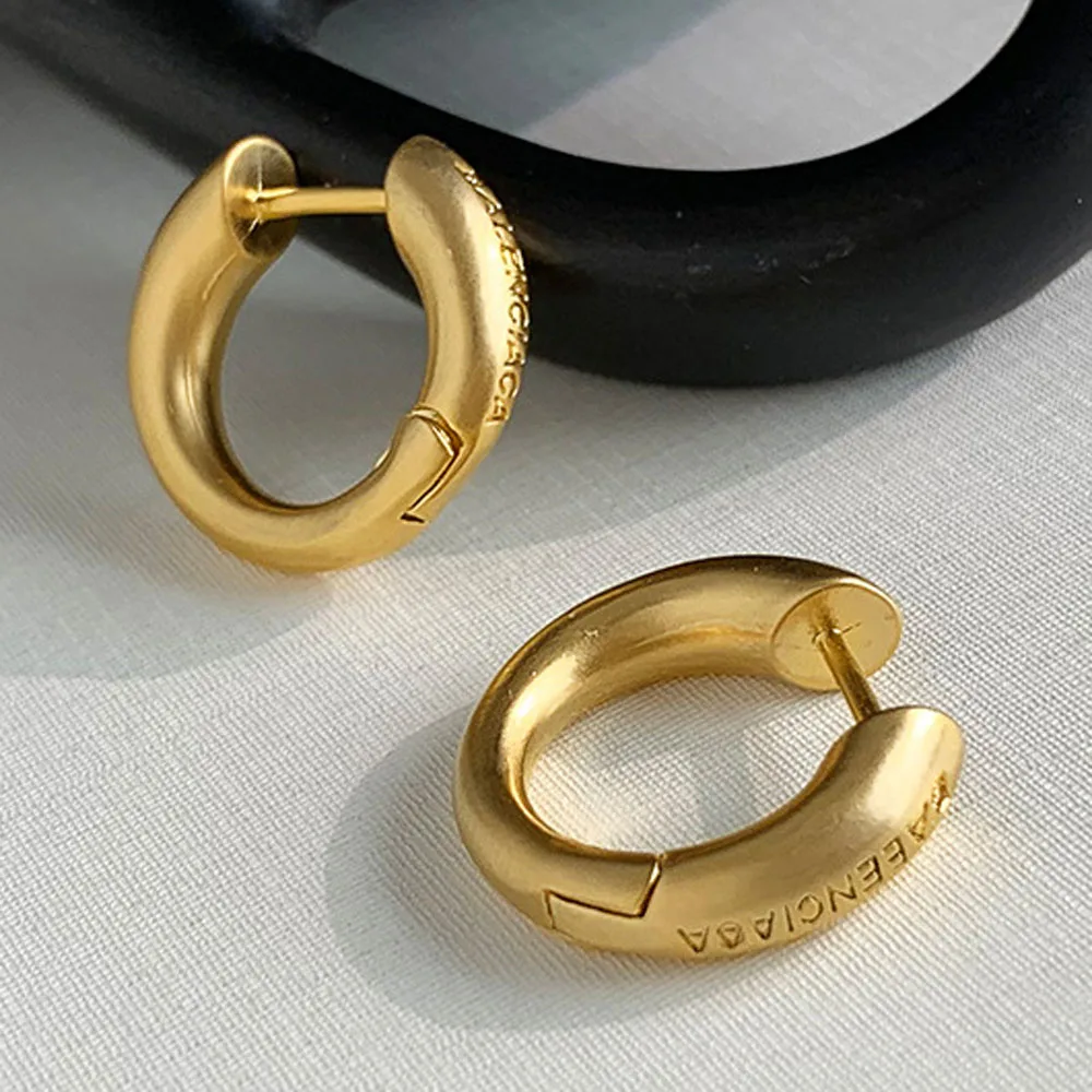 

Pair Retro and Old Earrrings Plain Ring Ear Buckle Earrings High Quality Black&Silver Color Earrings For Women Luxury Jewelry