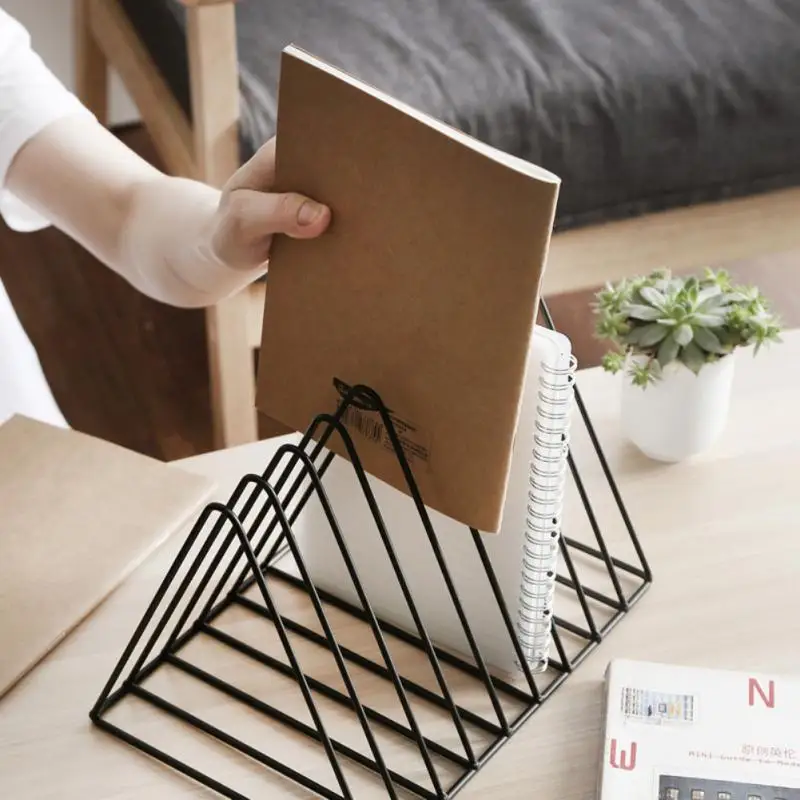 

Nordic Ins Creative Golden Triangle Bookshelf Iron Desktop Desk File Integration Storage Rack Bookends Home Storage Supplies