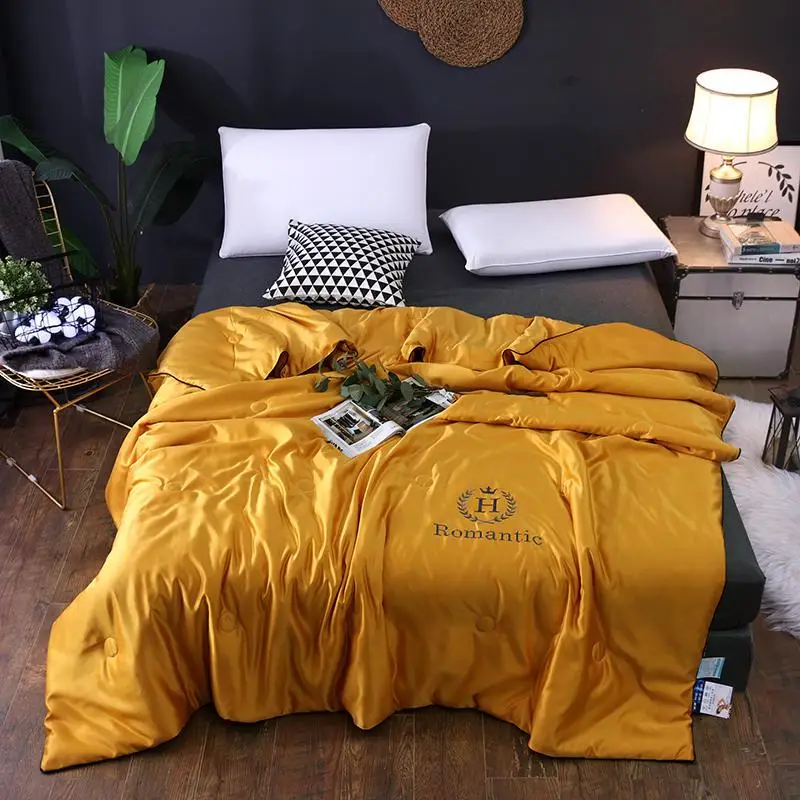 

45Washable silk quilt in summer, embroidered silk blanket for children and adults in summer and air conditioning
