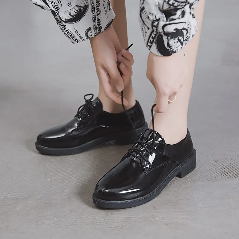 

Retro Woman Shoes Modis Female Footwear Casual Sneaker Oxfords Round Toe Black Flats All-Match 2021 Cross New Dress Leather