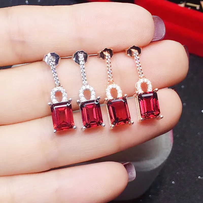 Серьги-подвески с натуральным красным гранатом 6*8 мм 1 6 карата * 2 шт.