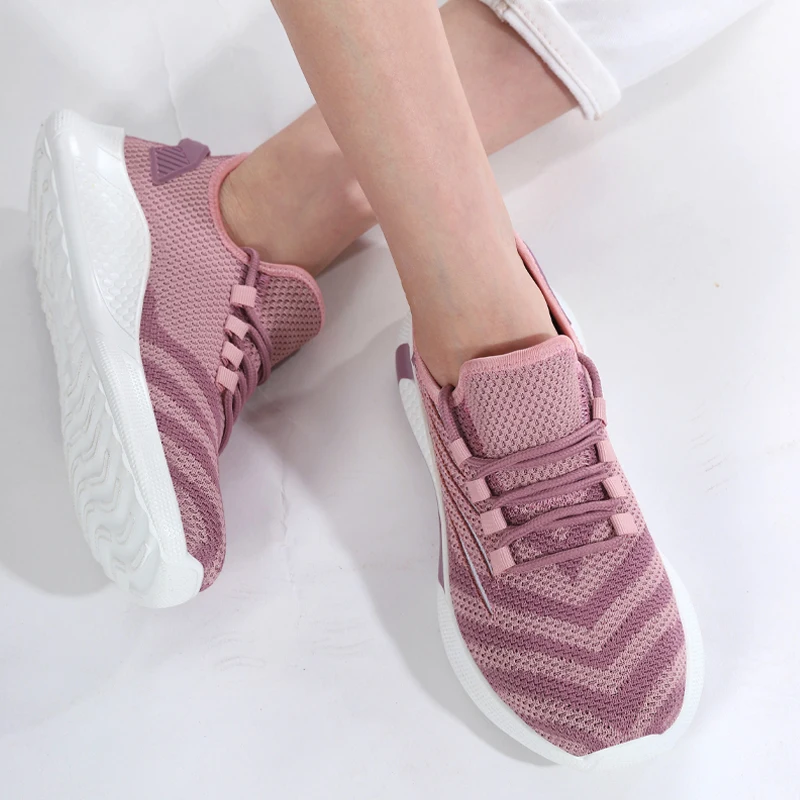 

Men Women Work Shoes Mesh Breathable Sneakers Female Casual Shoes