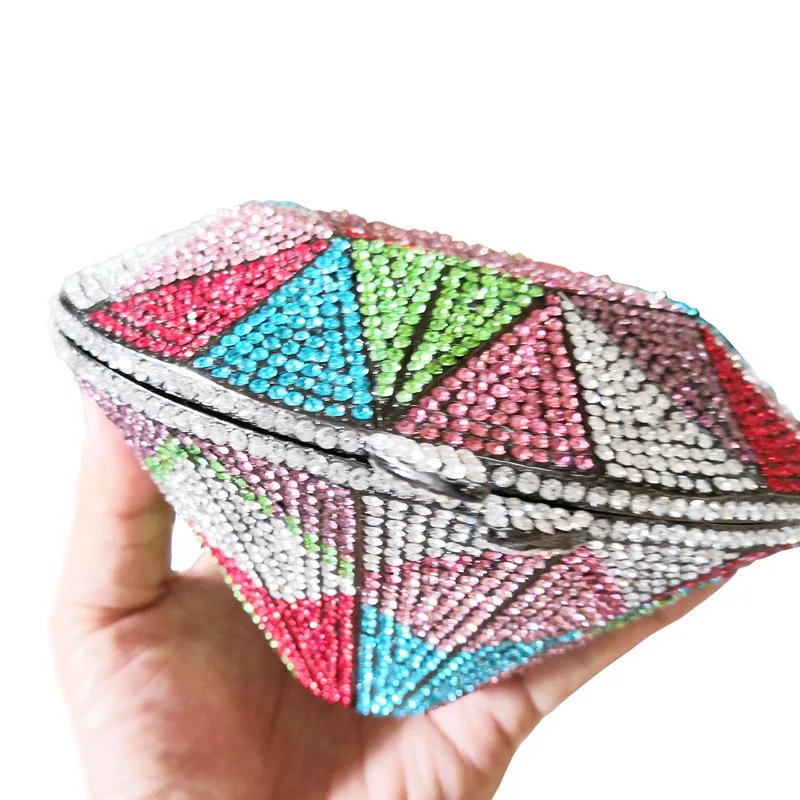 Лидер продаж! Новинка! Модная женская вечерняя сумочка с золотыми кристаллами на