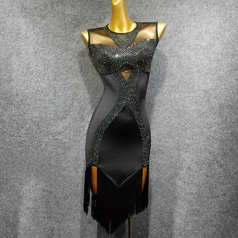 Женское платье для латиноамериканских танцев черное с блестками и бахромой