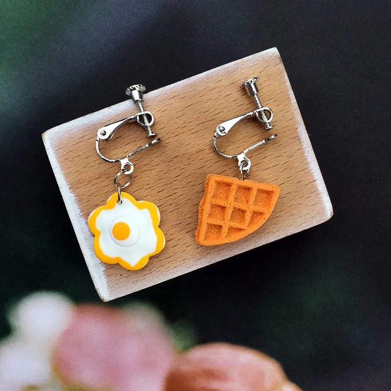 Висячие серьги из полимерной смолы с вафельными яйцами | Украшения и аксессуары
