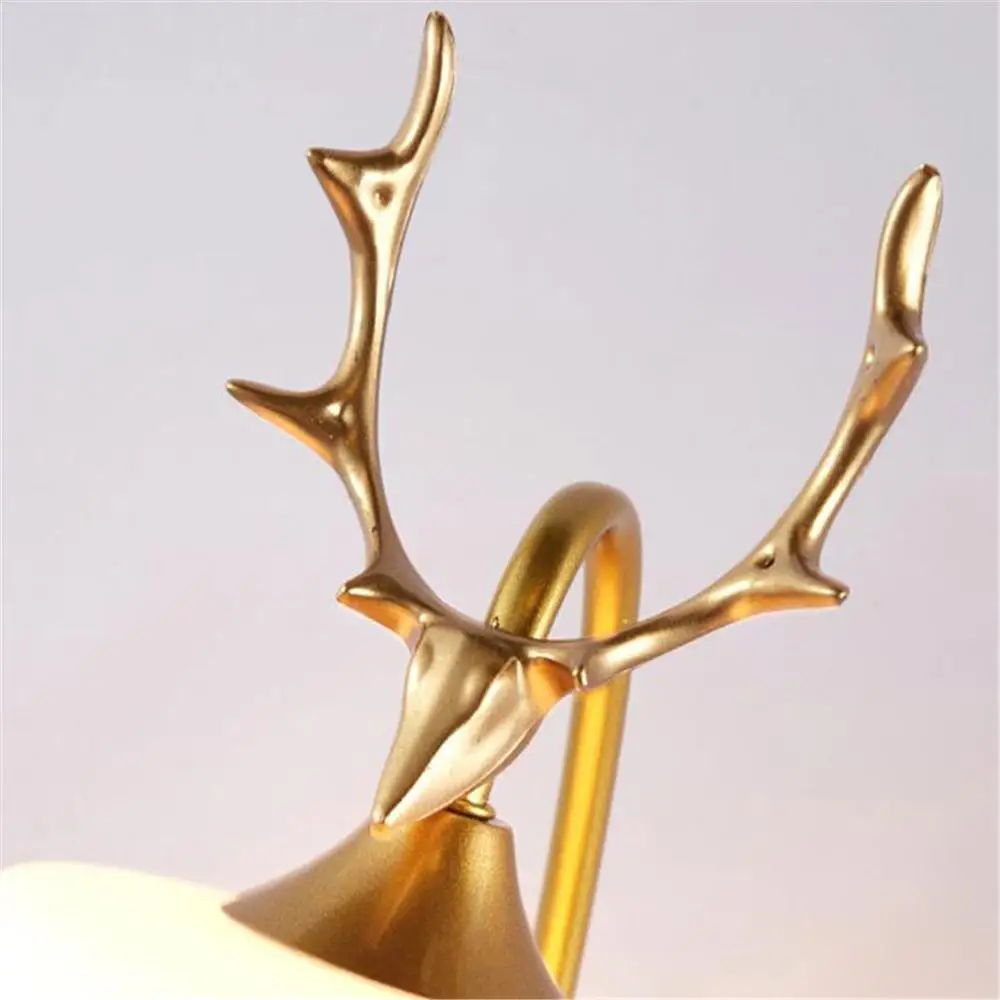 Современный черный Золотой металлический декор настенный светильник с матовым