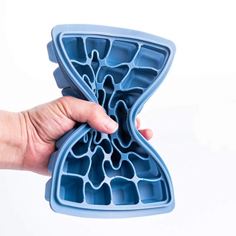 

28-Grids Ice Cube Tray Freezer Mould Ice Cubes Silicone Mold with Spill-Proof Lids for Whiskey Cocktails