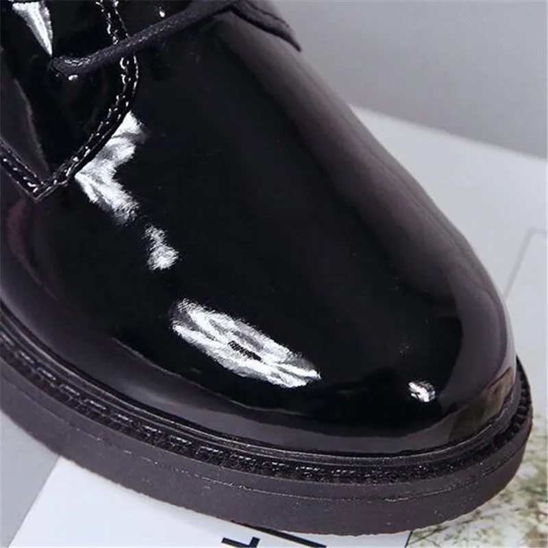 Туфли-оксфорды женские из лакированной кожи на шнуровке плоская подошва